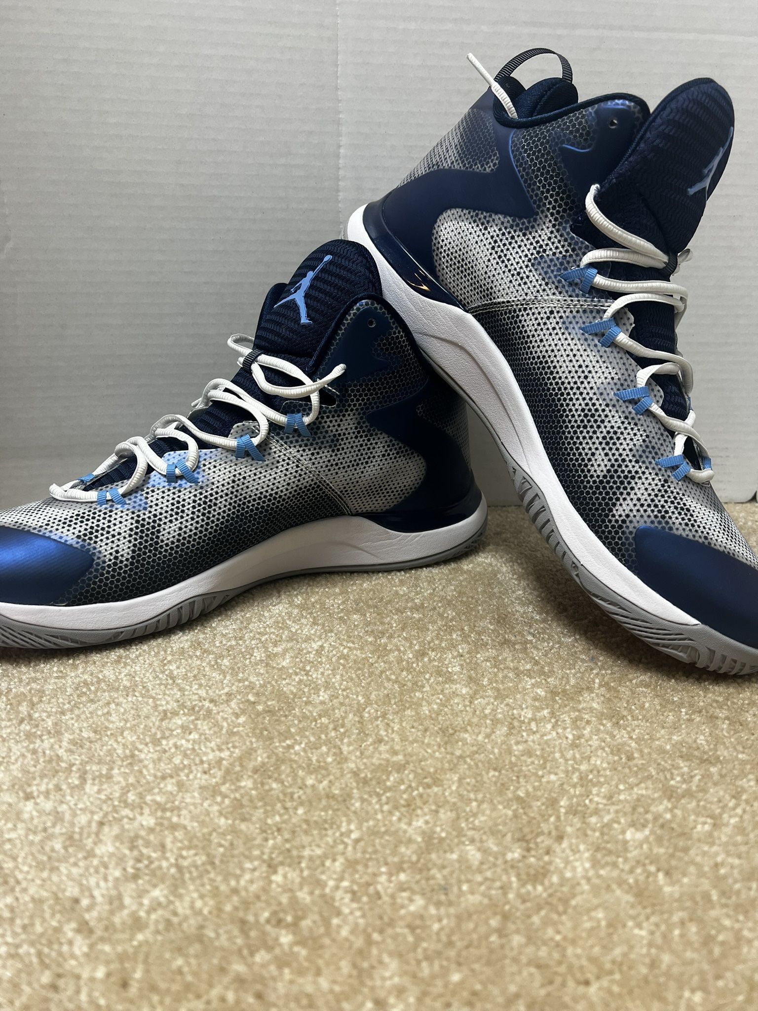 Nike Air Jordan https://offerup.co/faYXKzQFnY?$deeplink_path=/redirect/ 3 Size 13