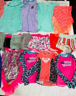 👙Girls Swimsuits sets 👙 ( Please Read Complete Post and Info)  ☀️Total = Over 100+  items ( All for an only $30!)