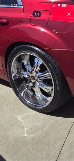 I’m selling some 24 inch rims five lug missing two caps. Tires are in good condition.