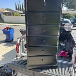 Black 5 drawer chest With Lock And Key