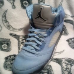 JORDAN RETRO 5's UNC UNIVERSITY