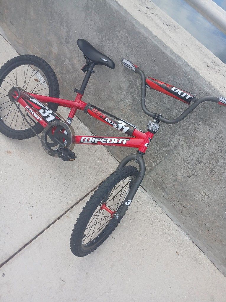 Dynacraft Wipeout 20" Children's Bike