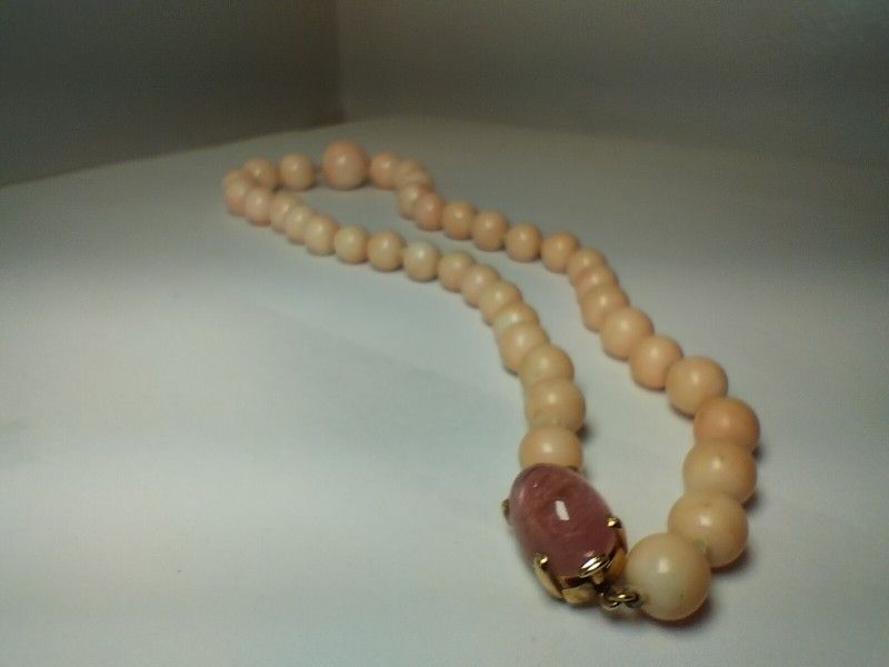Vintage Angel Skin Coral Necklace 14K Gold Clap, Italy