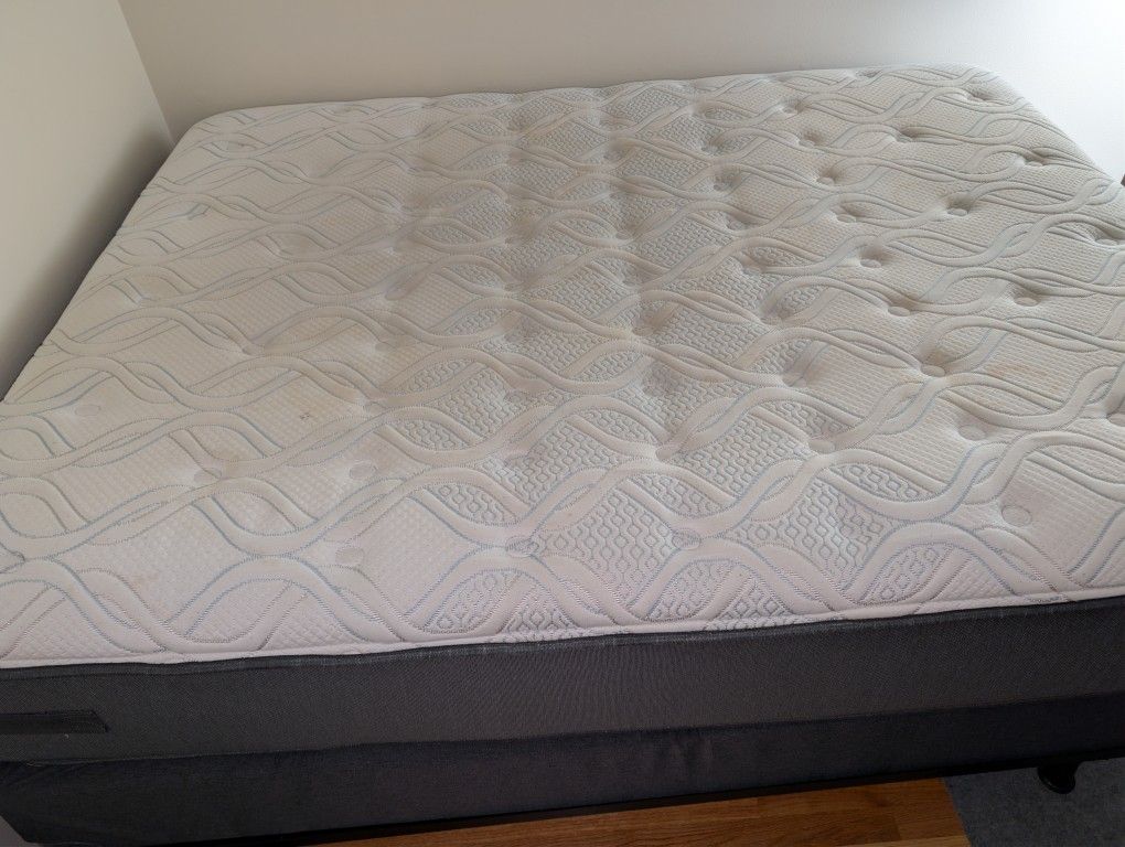 Sealy Queen Mattress Bed Frame Box Spring