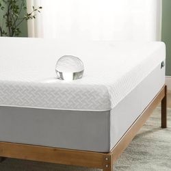 King 12”Green Tea Essential Memory Foam Mattress-Medium Feel 76”x80”x12” NEW IN BOX $220 FIRM