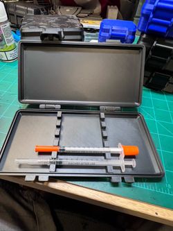 Syringe travel case