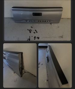 Silver toyota tacoma tailgate