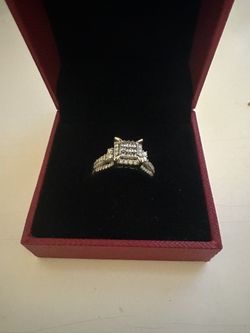 Diamond cluster ring TODAY ONLY LOWERED PRICE 9-29-25 !!!!!