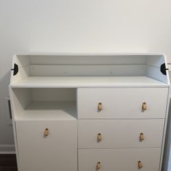 Changing Table Dresser / Baby Changing Station