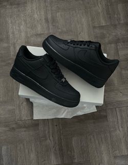 New Nike Air Force Size 8 Men