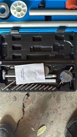 Digital bore gauge and slide hammer