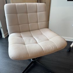 Ergonomic Cross Legged Office Chair 