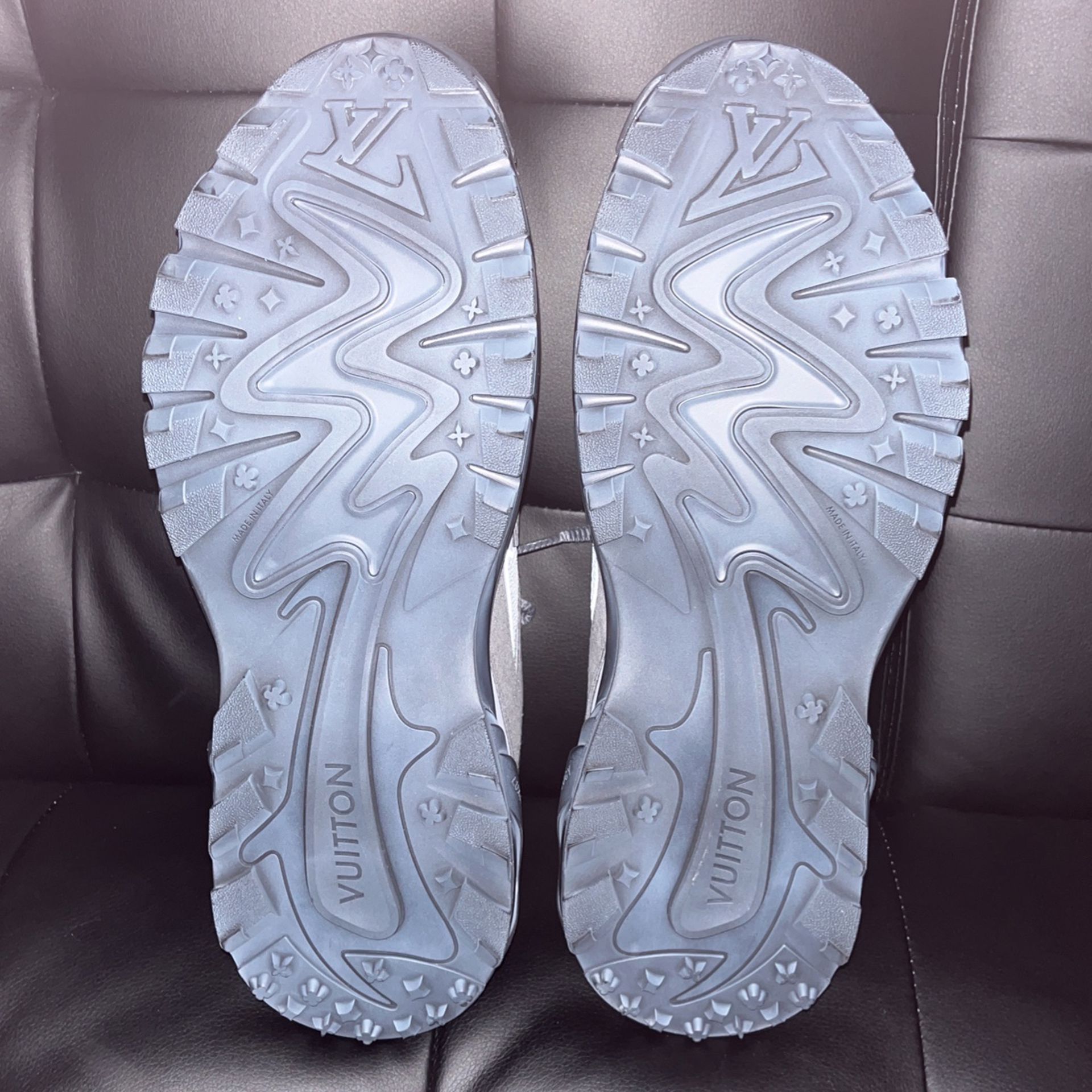LOUIS VUITTON White & Gold Sneakers Shoes WOMENS 8 for Sale in Pace, FL -  OfferUp