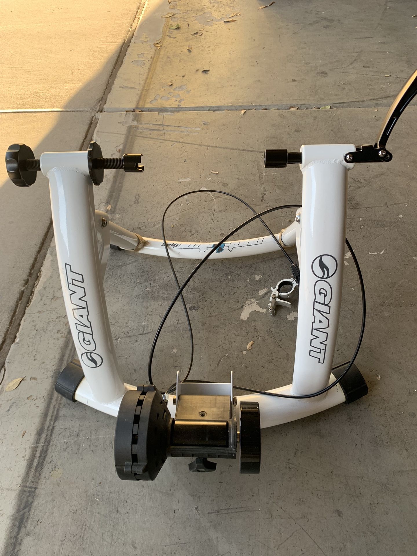 Cyclotron Mag Bicycle Trainer By Giant