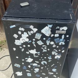 Mini Fridge 