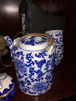 Tea Japanese tea set blue white dishes great condition like new