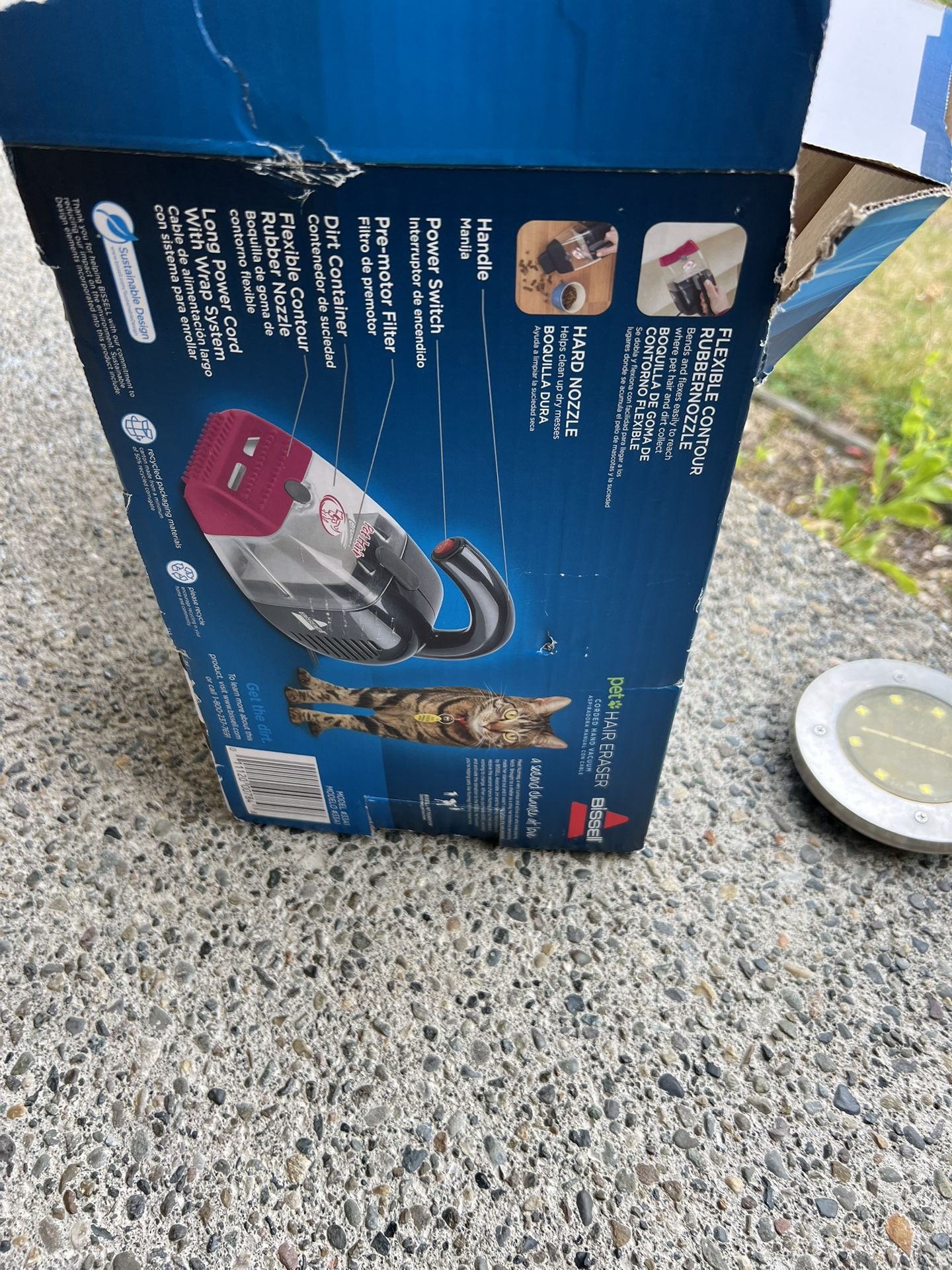 Bissell® pet * HAIR ERASER CORDED HAND VACUUM EASY PET HAIR CLEANING BiSSEll® pot当 合服后R公急ER D FEANITE Meet Nutmeg, adopted 2013 a home for every pet B