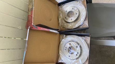Brand New TRQ Brake Rotors BRA74303
