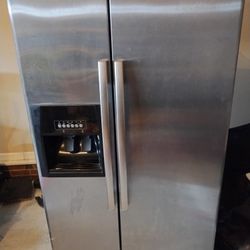 Whirlpool Stainless Steal Side By Side Refrigerator 