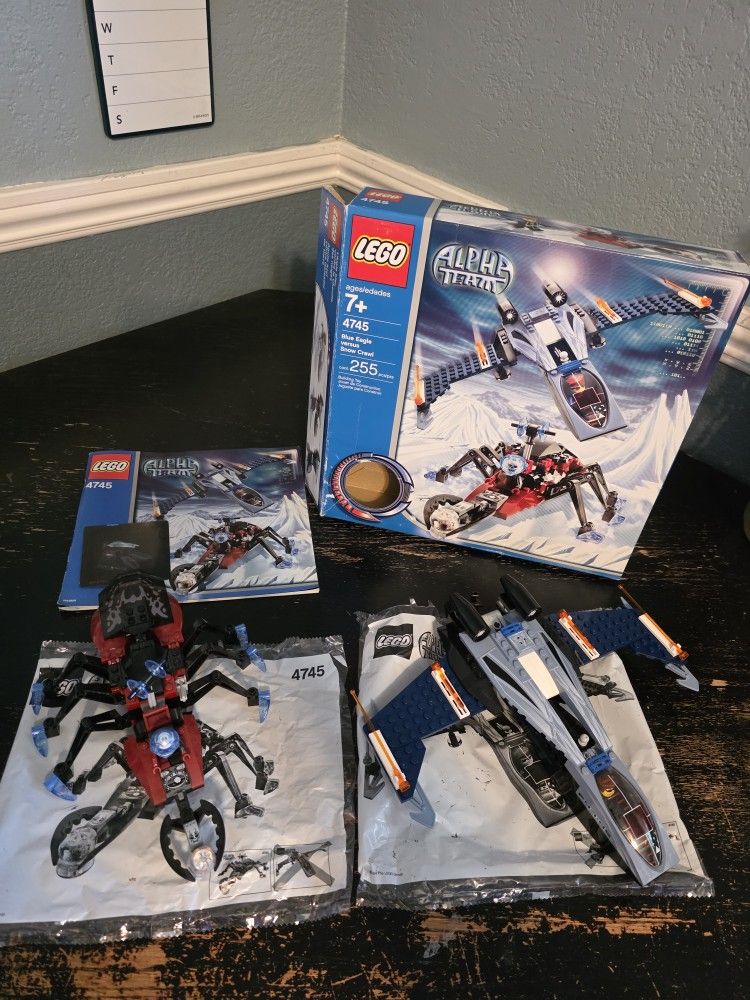 Lego Alpha Team 4745 Blue Eagle Vs. Snow Crawl