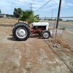 600 Ford Tractor Gas Good Condition Everything Works Three Point/PTO ASKING $3250 OBO