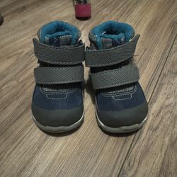 Kids Shoes 4c 