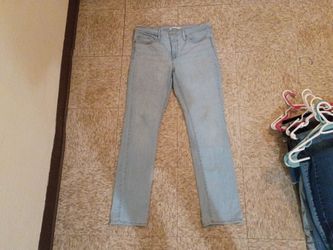 Size 31 women Levi's