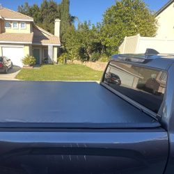 Tapadera de tres pliegues para camioneta pickup 5.5” / Fold Cover for 5.5" pickup truck