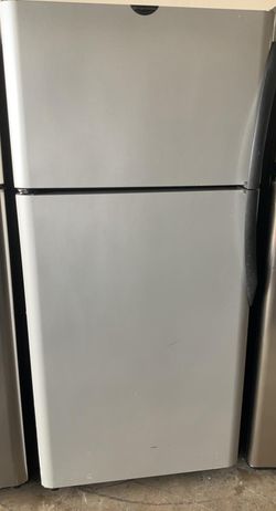 Frigidaire Top Mount  White Refrigerator
