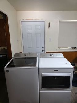 MAYTAG WASHER AND DRYER SET BOTH ELECTRIC XL CAPACITY 5.0 CU CLEAN AND DESINFECTED DELIVERY AVAILABLE FOR EXTRA FEE