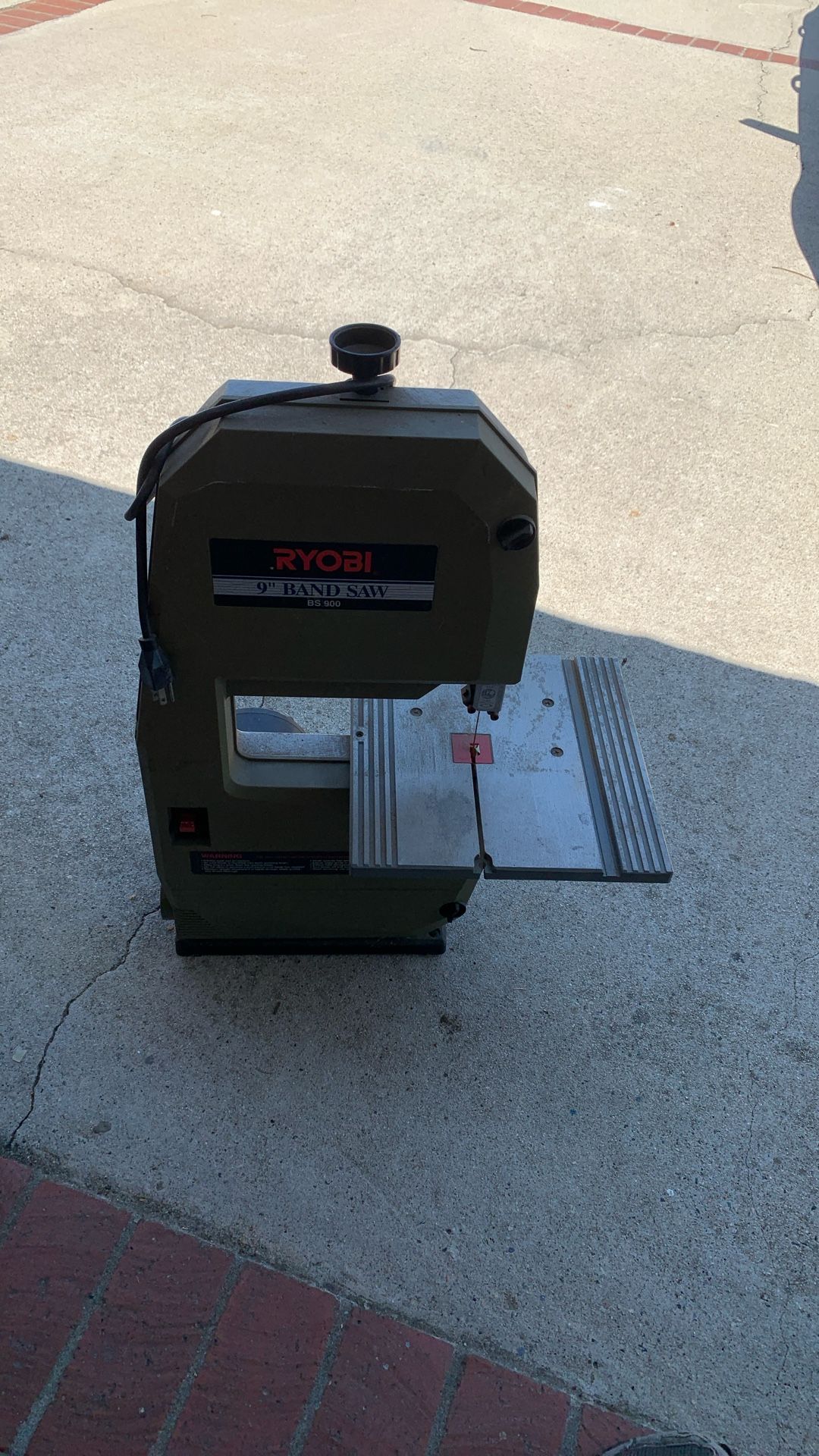 Ryobi 9’’ Band Saw BS 900
