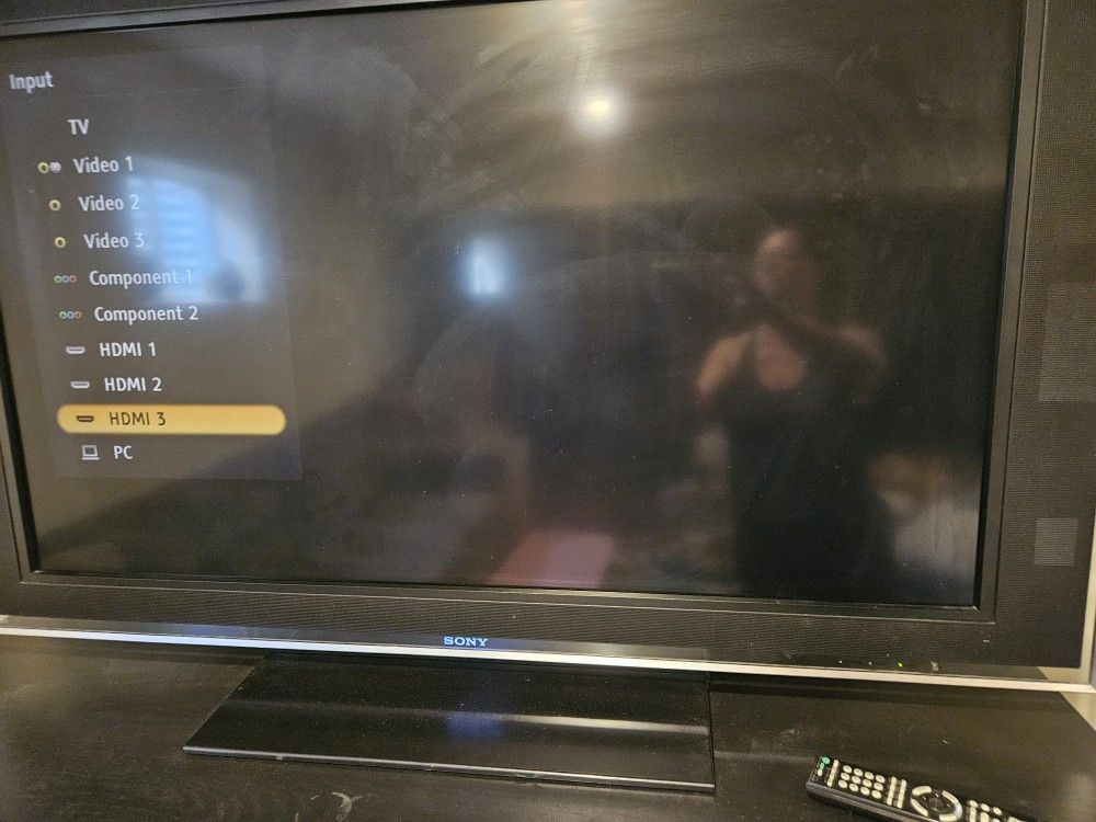 51" Sony KDL-52XBR4 LCD Digital TV