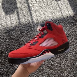 Jordan Toro Bravo 5s 