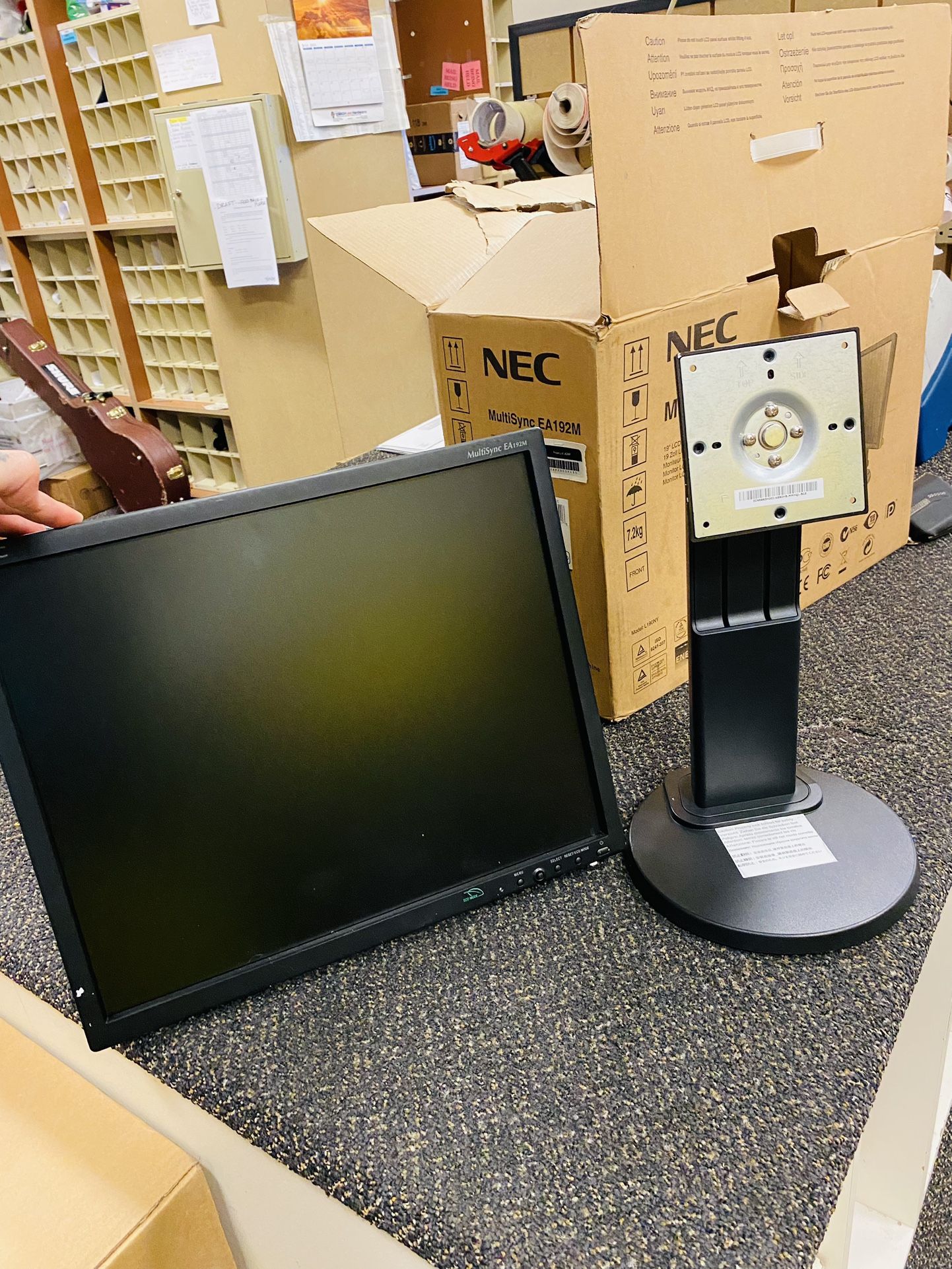 NEC MultiSync EA192M Screen monitor