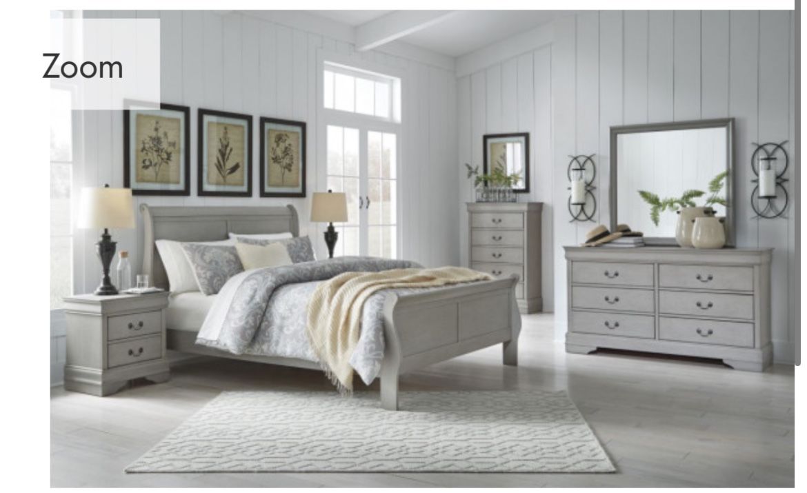 Slightly Used Queen Size Bedroom Set