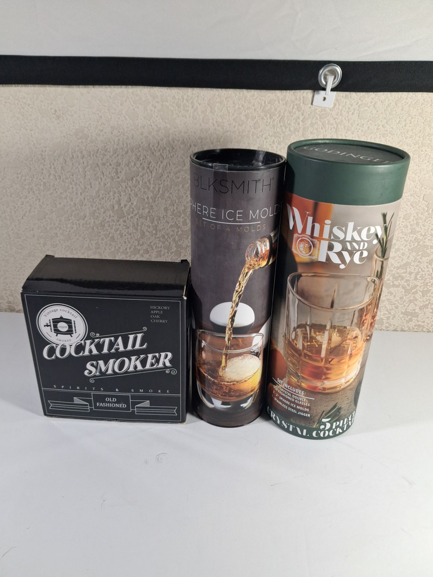 Father’s Day Whiskey Gift Set Bundle Cocktail Smoker Glasses Ice Molds New