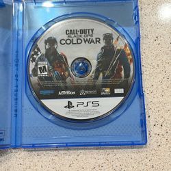 COD Cold War *IT IS IN A DIFFERENT BOX*