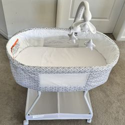 Baby Bassinet From Delta