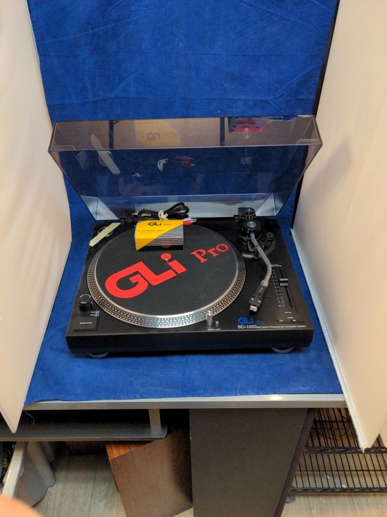 GLi Pro BD-1600 Turntable