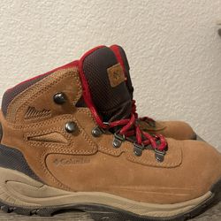 Columbia Hiking Boots 6.5 Women’s 