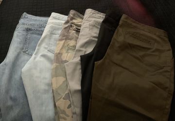 6 pairs of Capris women’s size 16 ( modern fit. Merona. Gap. Old navy)