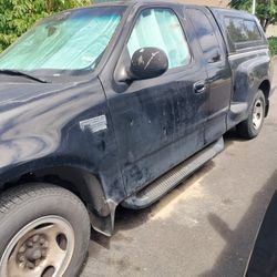 2001 F150 5.4 or Leer Camper Shell