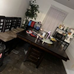 Table And Chairs 