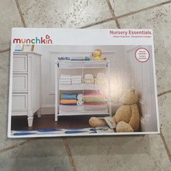 Munchkin Nursery Essentials Organizer