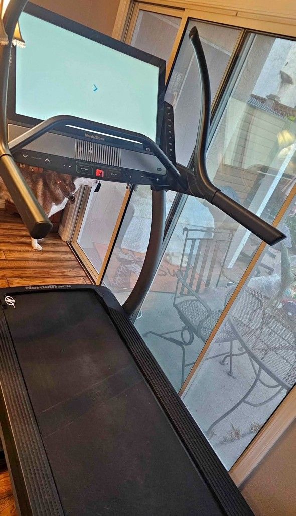 Nordictrack treadmill Commercial X32i with luxury touchscreen