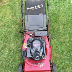 Self propelled lawnmower 