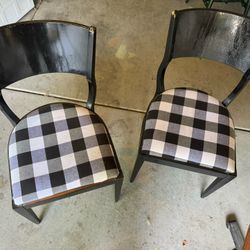 Table & Chairs