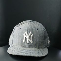 New Era 59Fifty. New York Yankees Baseball Hat. Fitted. Size 7 5/8. Unisex.