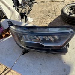 Honda Crv Right Headlight Lid Oem