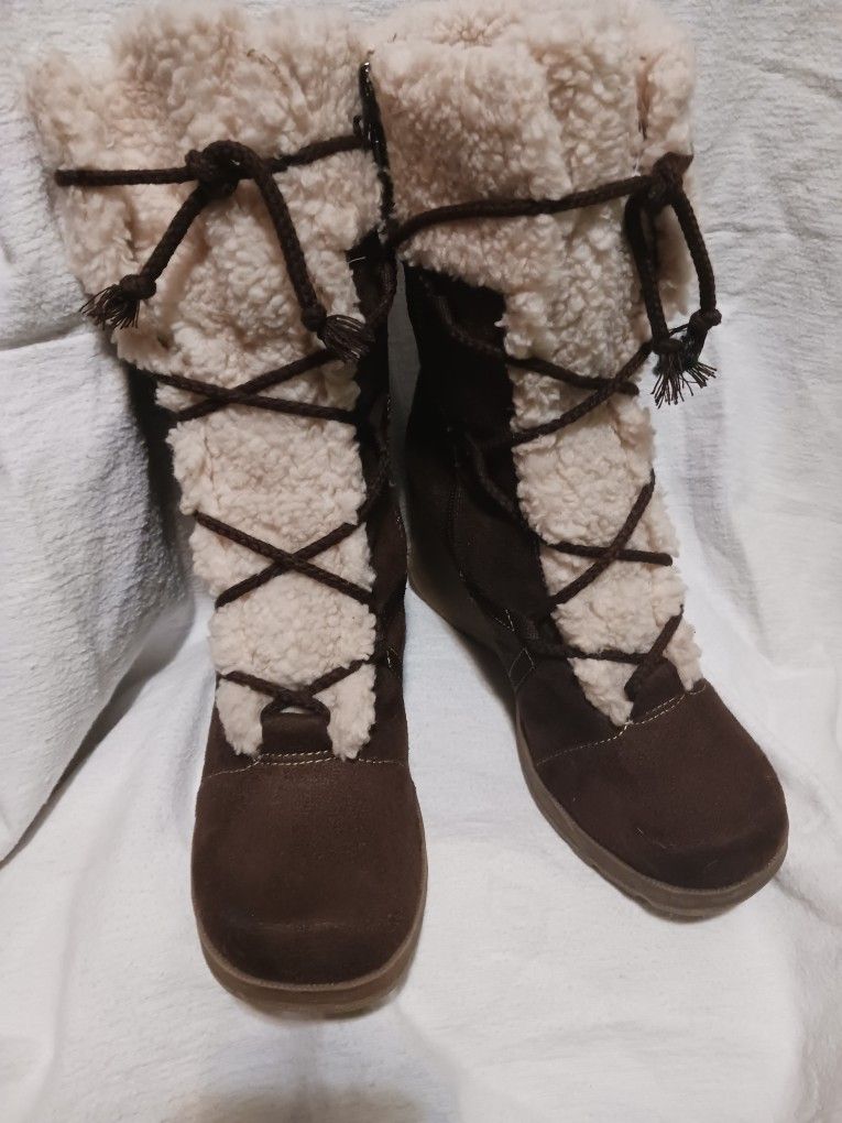 Bongo Woman's Suede Wedge Boots